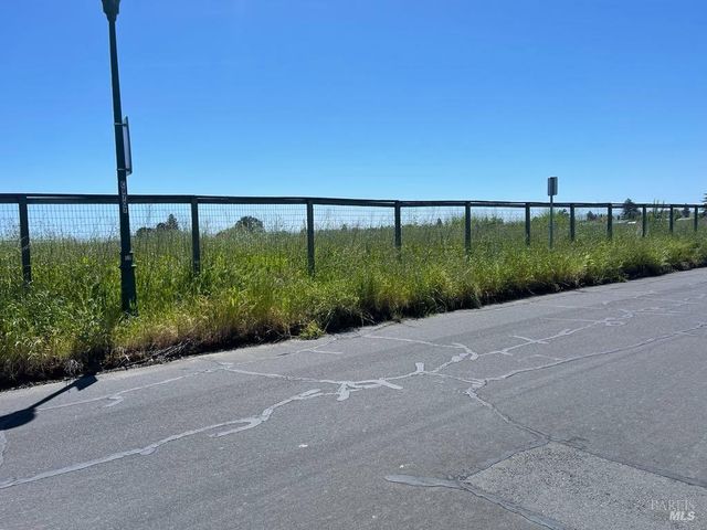 2507 Winterhaven Ave, Santa Rosa, CA 95404