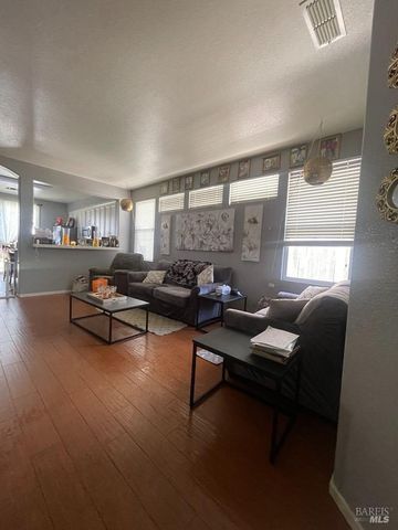 2507 Winterhaven Ave, Santa Rosa, CA 95404