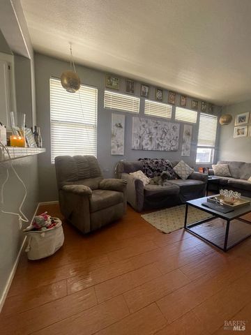 2507 Winterhaven Ave, Santa Rosa, CA 95404