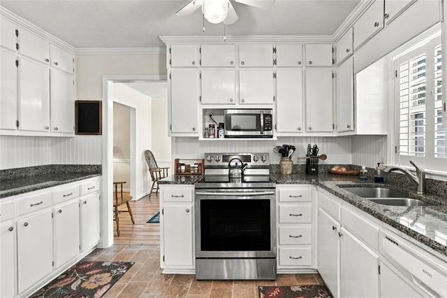 49 Lakeview Drive, Villa Rica, GA 30180