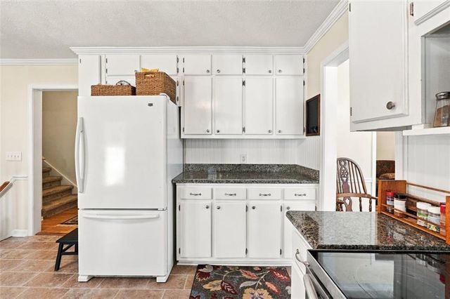 49 Lakeview Drive, Villa Rica, GA 30180