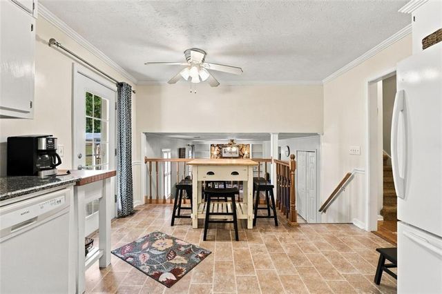 49 Lakeview Drive, Villa Rica, GA 30180