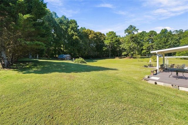 49 Lakeview Drive, Villa Rica, GA 30180