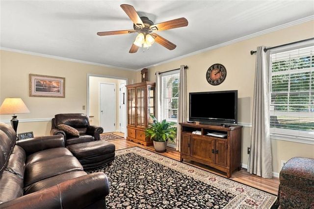 49 Lakeview Drive, Villa Rica, GA 30180