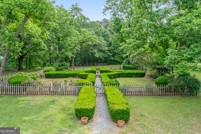 201 LAWRENCE MILL Road, Molena, GA 30258