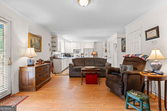 201 LAWRENCE MILL Road, Molena, GA 30258