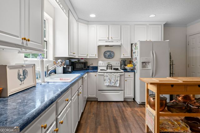 201 LAWRENCE MILL Road, Molena, GA 30258