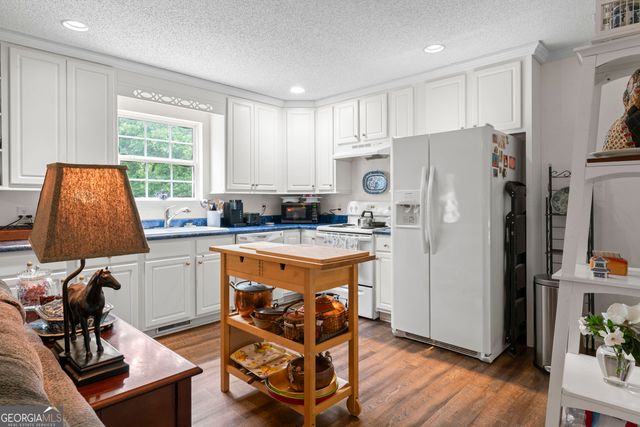 201 LAWRENCE MILL Road, Molena, GA 30258