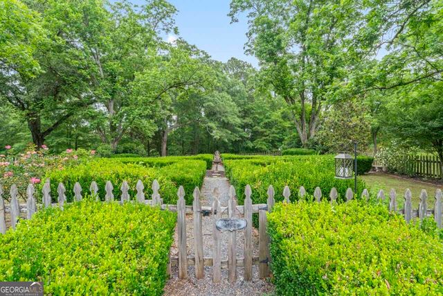 201 LAWRENCE MILL Road, Molena, GA 30258
