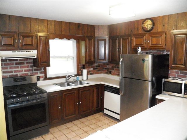 6720 Rice Road, East Bloomfield, NY 14564