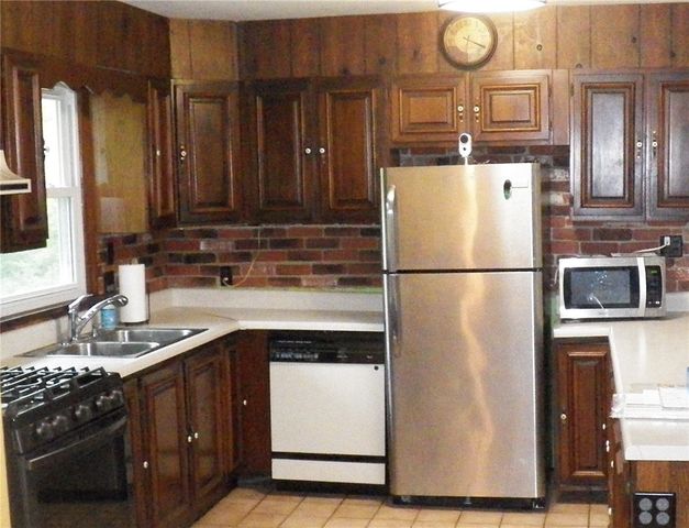 6720 Rice Road, East Bloomfield, NY 14564