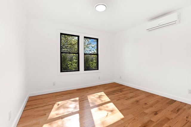 346 E 53RD Street, New York City, NY 11203