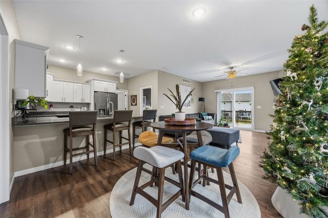 1250 Daisy Circle, North Liberty, IA 52317