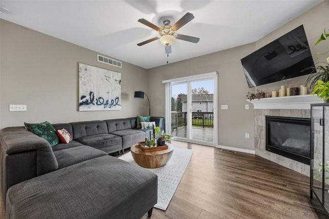 1250 Daisy Circle, North Liberty, IA 52317