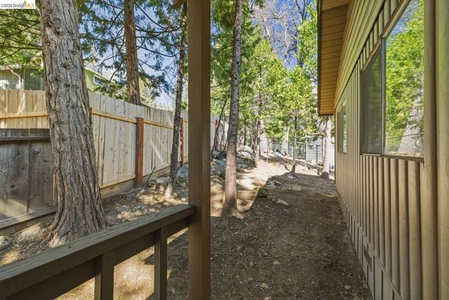 20764 Hekeke LN, Mi Wuk Village, CA 95346