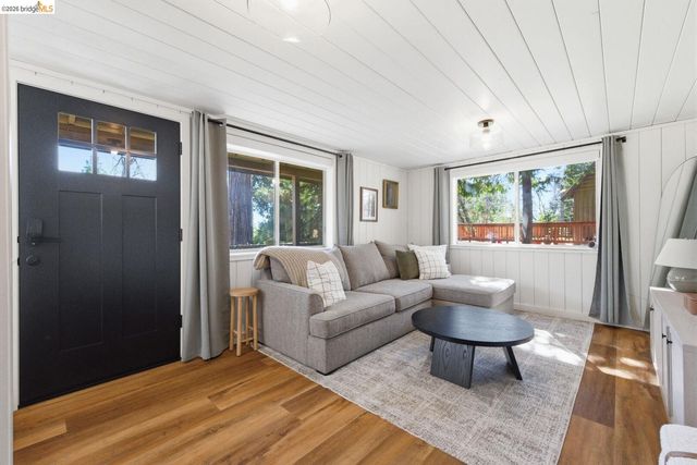 20764 Hekeke LN, Mi Wuk Village, CA 95346