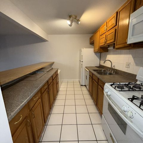 555 Heritage Drive 315, Hoffman Estates, IL 60169