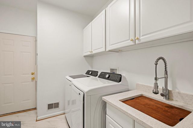 1316 W SEMINARY AVE, Lutherville Timonium, MD 21093