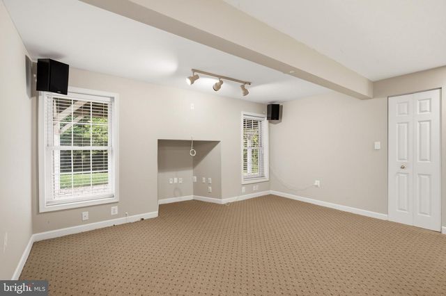 1316 W SEMINARY AVE, Lutherville Timonium, MD 21093