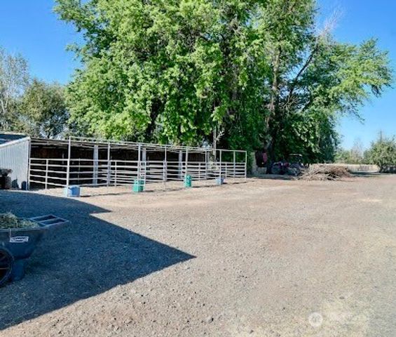 154 Dreamscape Rd., Walla Walla, WA 99362