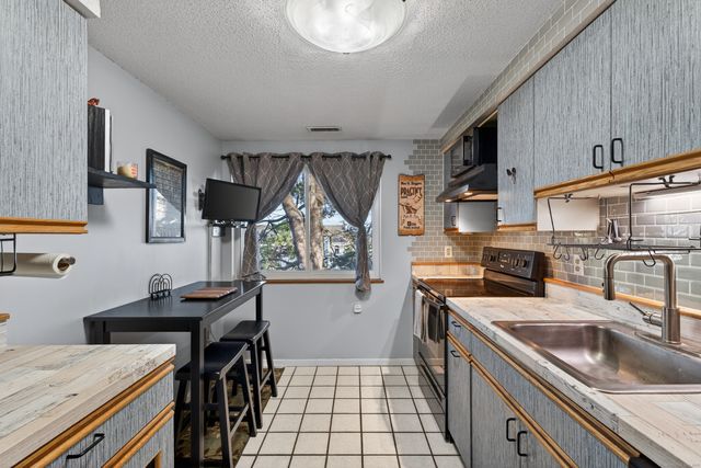 3 Sunridge Lane 3, Cromwell, CT 06416