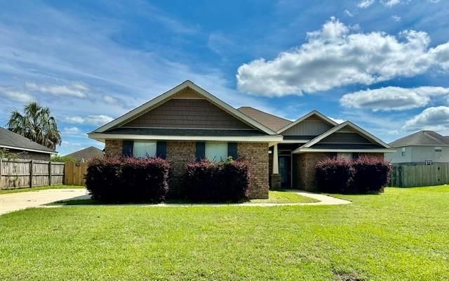 9825 Winchester Drive N, Semmes, AL 36575