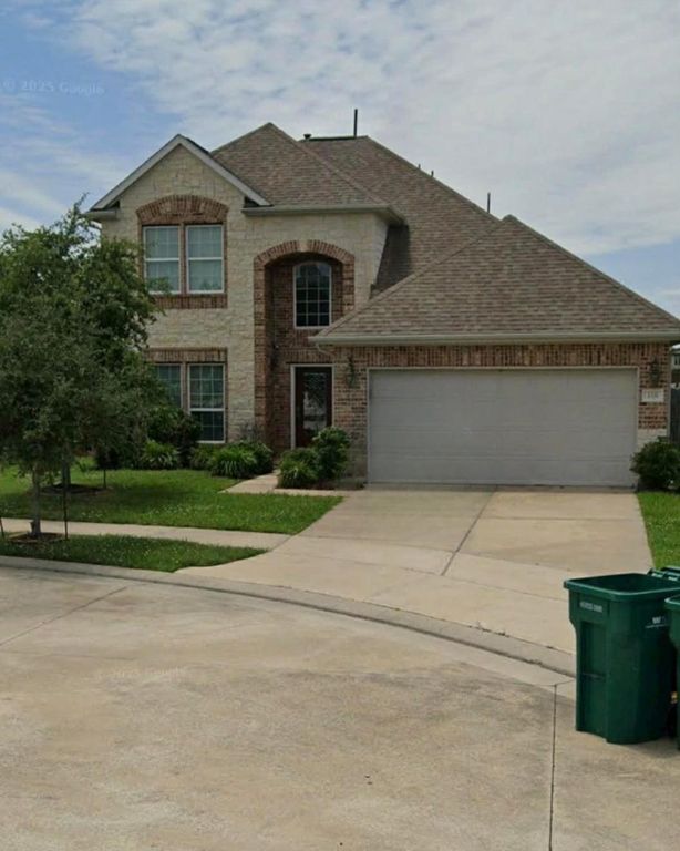 118 Silverglen Court, La Marque, TX 77568