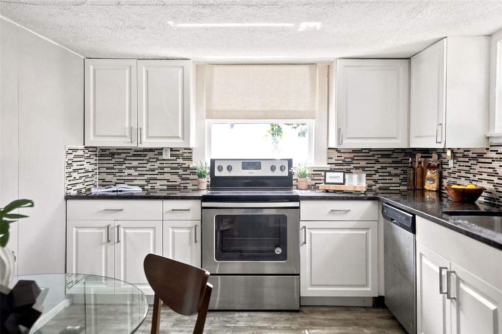 Image 11 of property listing at 109 E BASS STREET, Kissimmee, FL 34744