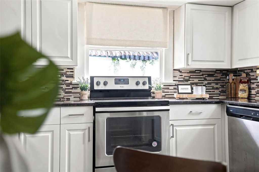 Image 15 of property listing at 109 E BASS STREET, Kissimmee, FL 34744