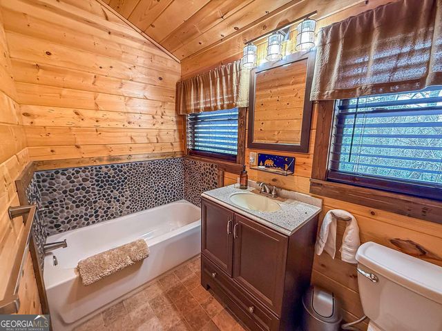 513 Coleman Heights, Rabun Gap, GA 30568