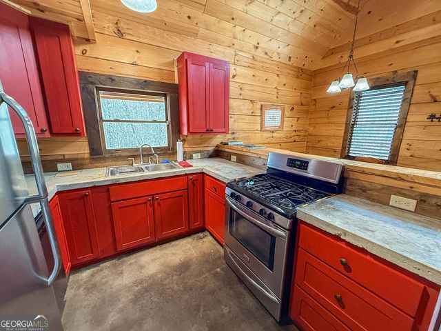 513 Coleman Heights, Rabun Gap, GA 30568