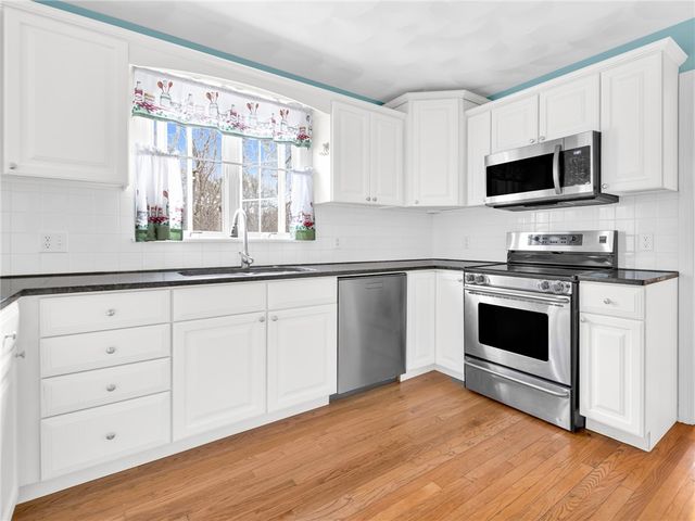 16 Whippoorwill Way, West Greenwich, RI 02817