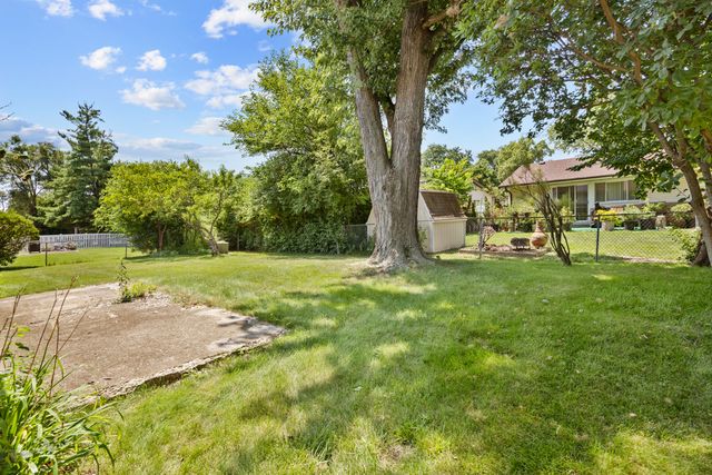 816 Delphia Avenue, Elk Grove Village, IL 60007