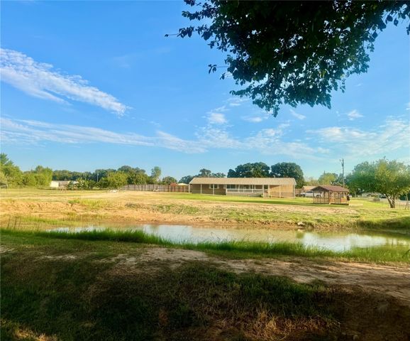 934 Tiffany Street, Reno, TX 76020