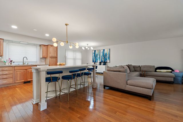 2275 Norwich Court, Naperville, IL 60565