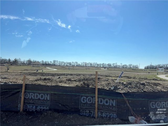 16917 S Brentwood Street, Olathe, KS 66062