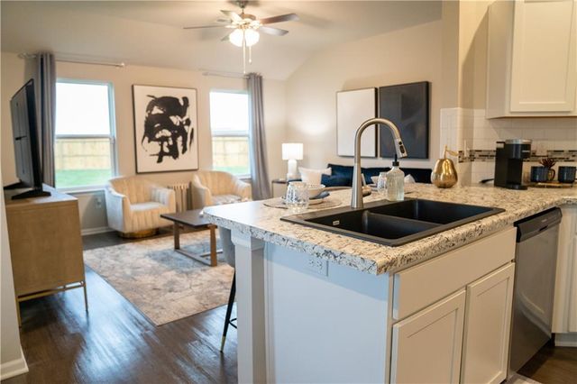 885 N Buckeye Street, Gardner, KS 66030