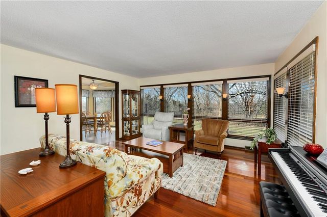 1800 Pine Ridge Drive, Leavenworth, KS 66048