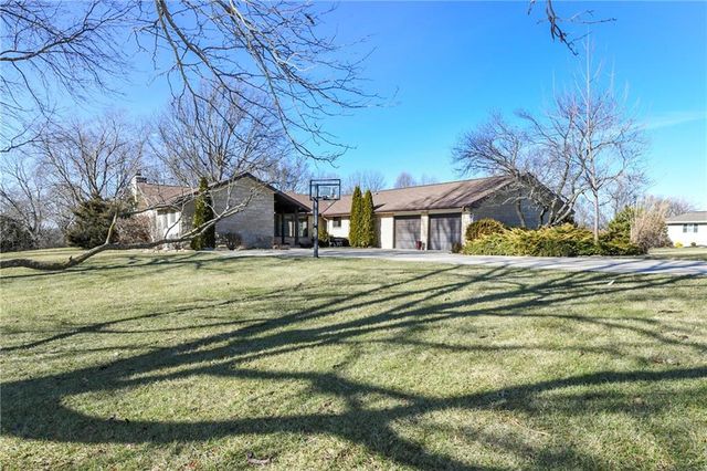 1800 Pine Ridge Drive, Leavenworth, KS 66048