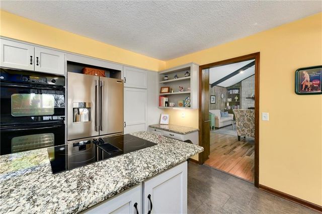 1800 Pine Ridge Drive, Leavenworth, KS 66048