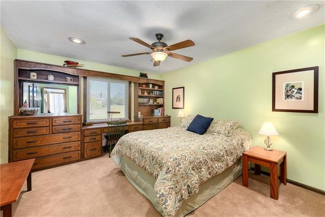 1800 Pine Ridge Drive, Leavenworth, KS 66048