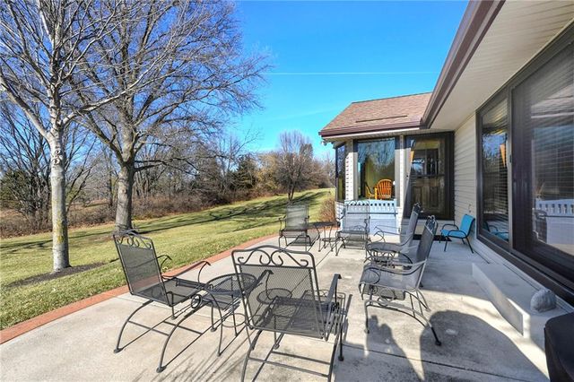 1800 Pine Ridge Drive, Leavenworth, KS 66048