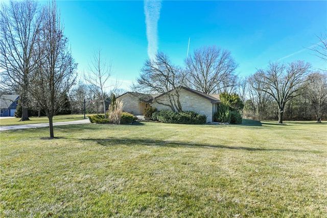1800 Pine Ridge Drive, Leavenworth, KS 66048