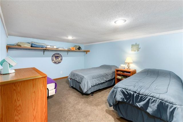 1800 Pine Ridge Drive, Leavenworth, KS 66048