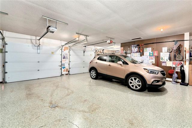 1800 Pine Ridge Drive, Leavenworth, KS 66048