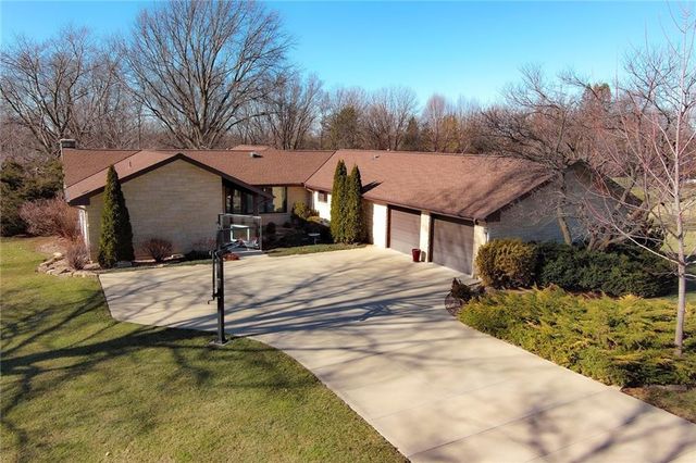 1800 Pine Ridge Drive, Leavenworth, KS 66048