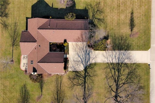 1800 Pine Ridge Drive, Leavenworth, KS 66048