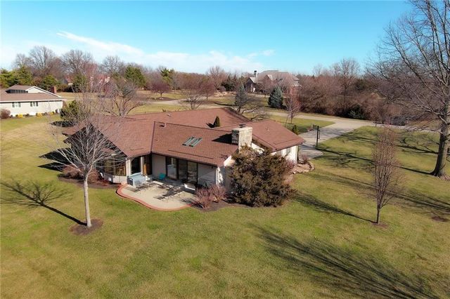 1800 Pine Ridge Drive, Leavenworth, KS 66048