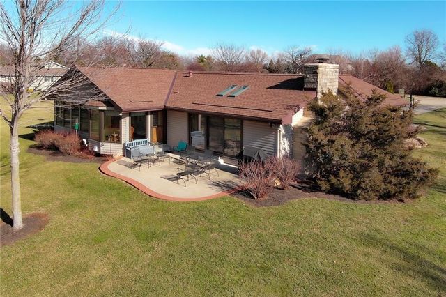 1800 Pine Ridge Drive, Leavenworth, KS 66048