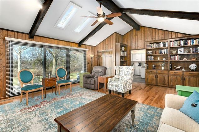 1800 Pine Ridge Drive, Leavenworth, KS 66048